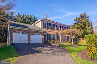 7985 FOXMOOR DR, Dunn Loring, VA 22027