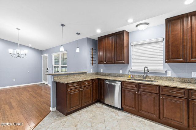 561 Lakepointe Drive, Chipley, FL 32428