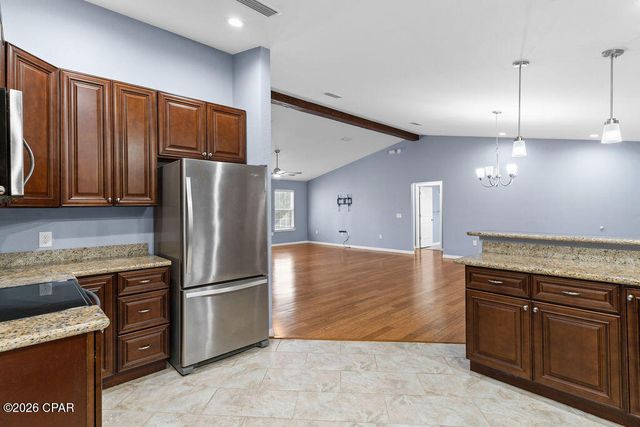 561 Lakepointe Drive, Chipley, FL 32428