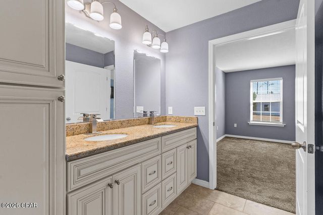 561 Lakepointe Drive, Chipley, FL 32428