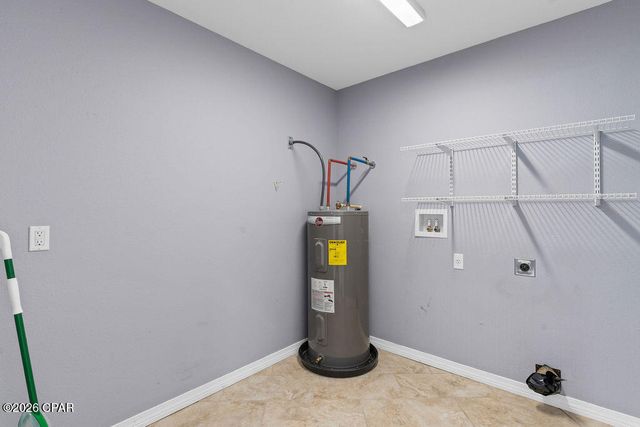 561 Lakepointe Drive, Chipley, FL 32428