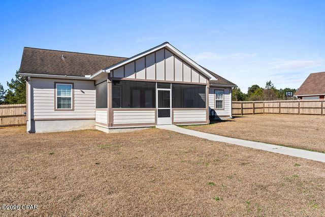 561 Lakepointe Drive, Chipley, FL 32428