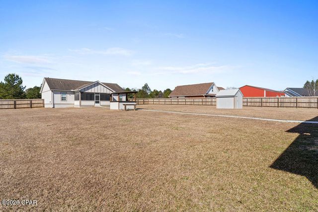 561 Lakepointe Drive, Chipley, FL 32428