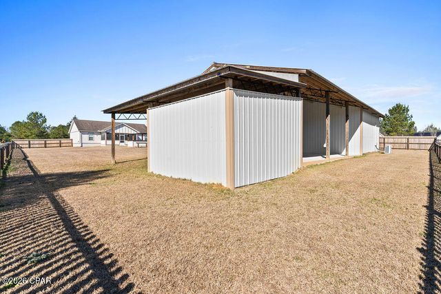 561 Lakepointe Drive, Chipley, FL 32428