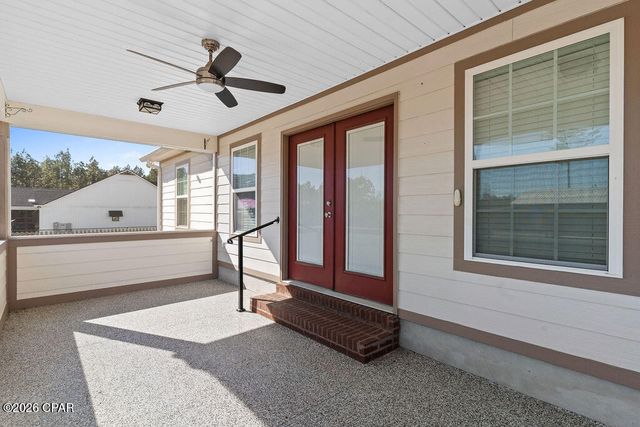 561 Lakepointe Drive, Chipley, FL 32428