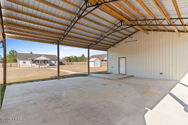 561 Lakepointe Drive, Chipley, FL 32428