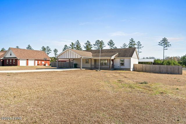 561 Lakepointe Drive, Chipley, FL 32428