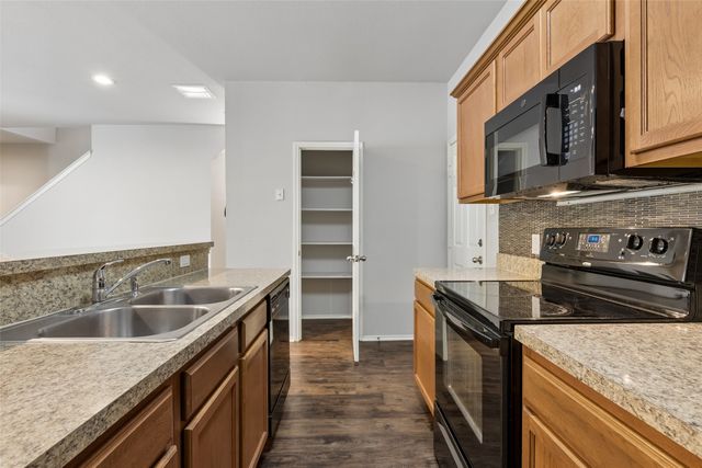 5980 Stone Mountain Road, The Colony, TX 75056