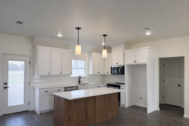 248 Yawney Drive, Lipan, TX 76462