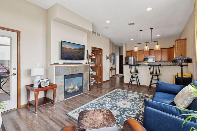 270 4th Street E 509, Saint Paul, MN 55101