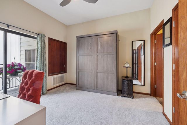 270 4th Street E 509, Saint Paul, MN 55101