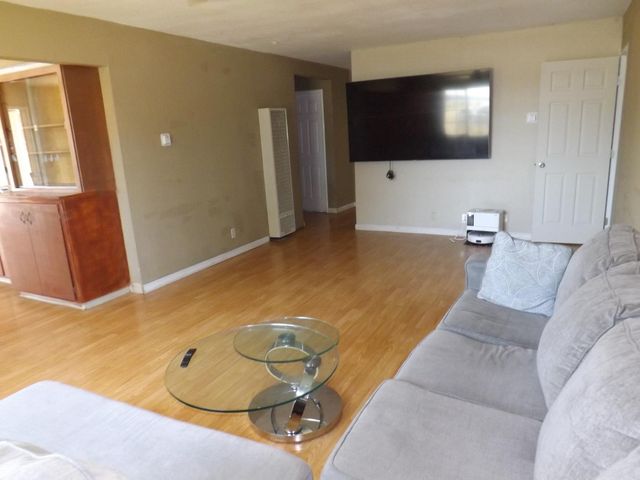 5763 E Morse Rd, Lodi, CA 95240