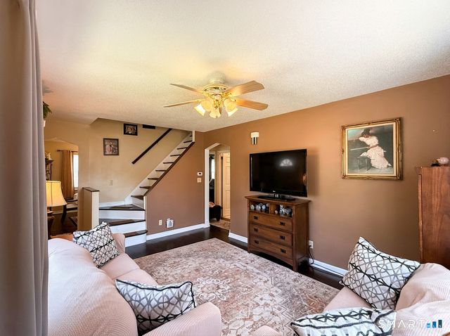 33 Salem Road, East Hartford, CT 06118