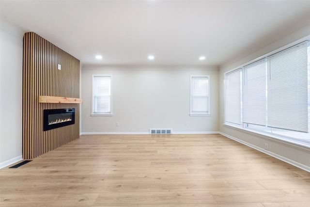 21618 Woodbridge Street, Saint Clair Shores, MI 48080