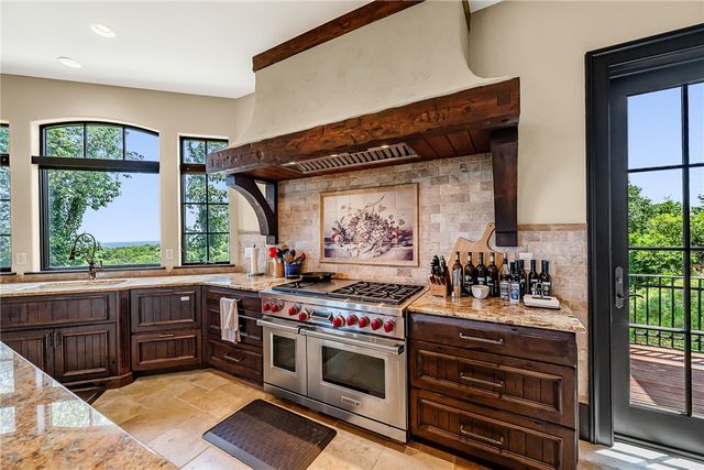 29 High Cliffe Way, Landrum, SC 29356