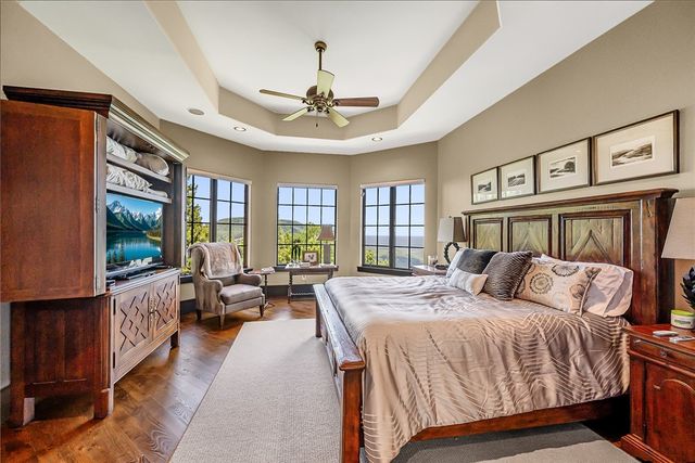 29 High Cliffe Way, Landrum, SC 29356