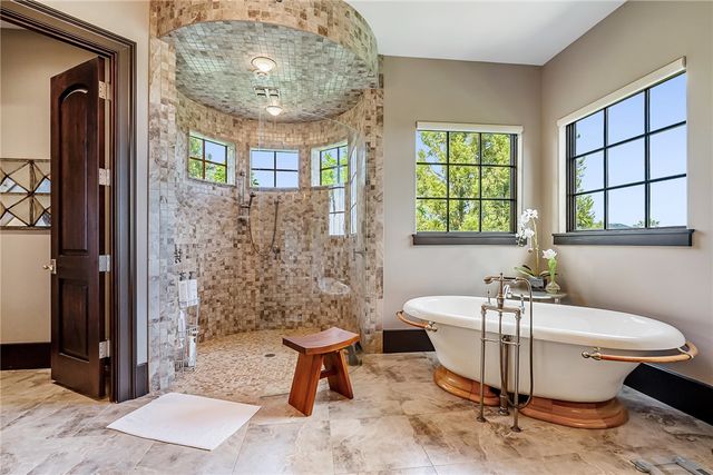 29 High Cliffe Way, Landrum, SC 29356