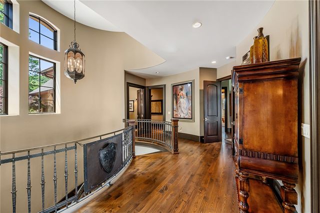 29 High Cliffe Way, Landrum, SC 29356