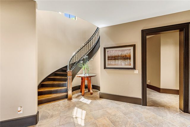 29 High Cliffe Way, Landrum, SC 29356