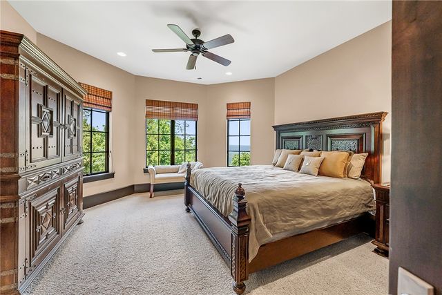 29 High Cliffe Way, Landrum, SC 29356