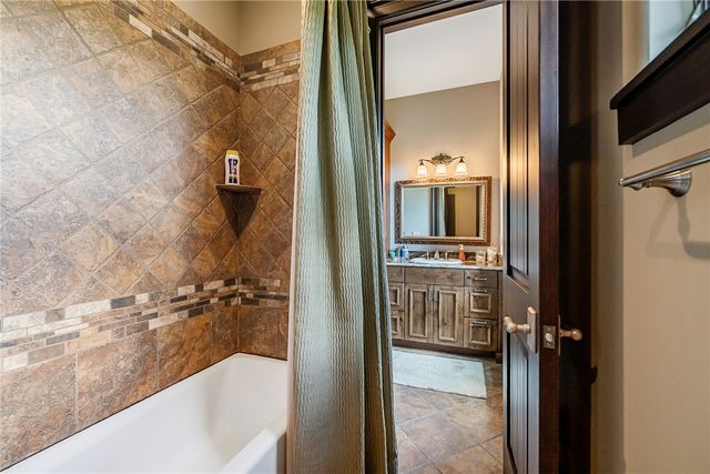 29 High Cliffe Way, Landrum, SC 29356