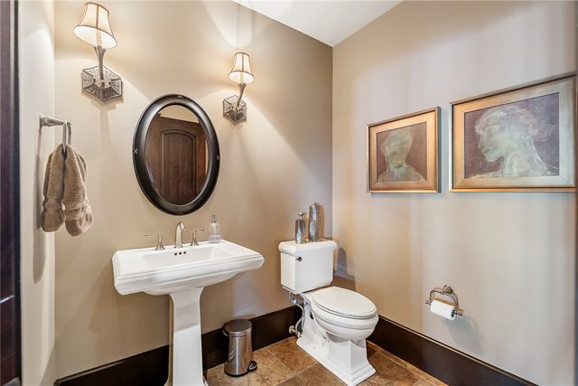29 High Cliffe Way, Landrum, SC 29356
