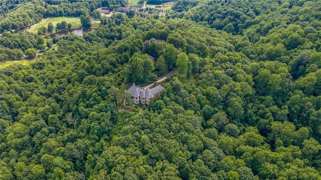 29 High Cliffe Way, Landrum, SC 29356