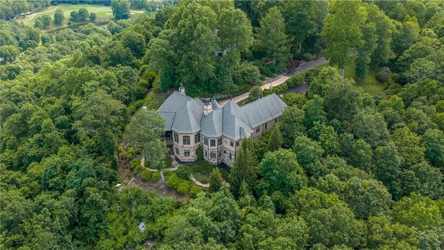 29 High Cliffe Way, Landrum, SC 29356