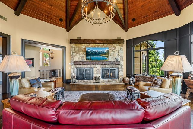 29 High Cliffe Way, Landrum, SC 29356