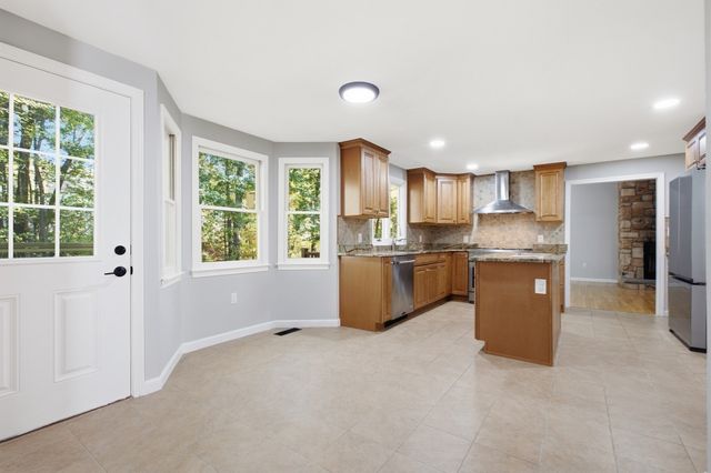 255 Haymeadow Rd, North Andover, MA 01845