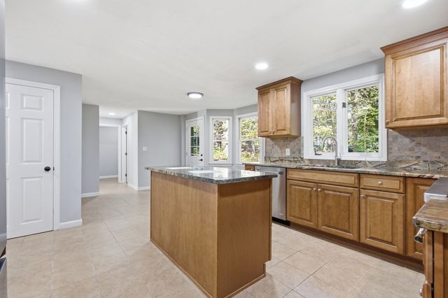 255 Haymeadow Rd, North Andover, MA 01845
