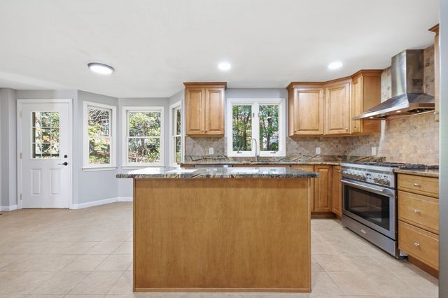 255 Haymeadow Rd, North Andover, MA 01845