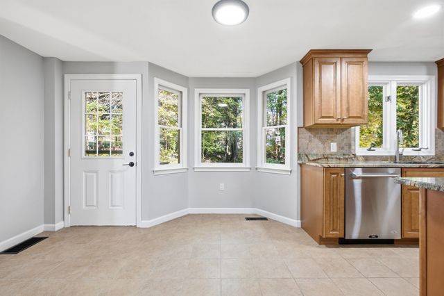 255 Haymeadow Rd, North Andover, MA 01845