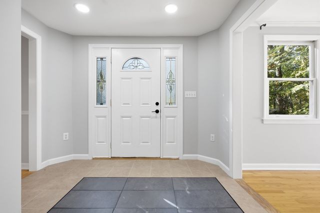 255 Haymeadow Rd, North Andover, MA 01845