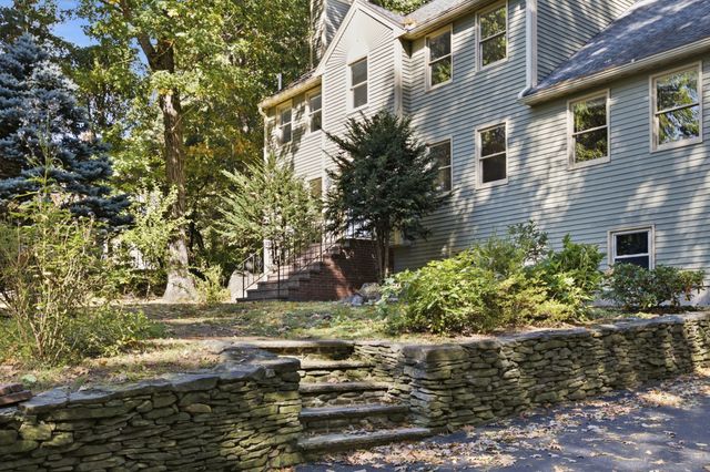255 Haymeadow Rd, North Andover, MA 01845
