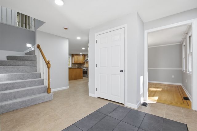 255 Haymeadow Rd, North Andover, MA 01845