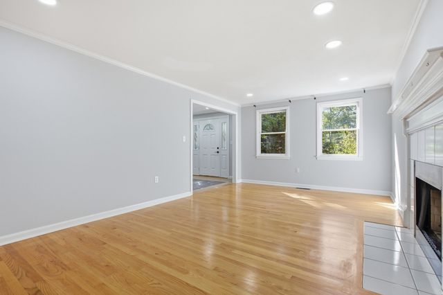 255 Haymeadow Rd, North Andover, MA 01845