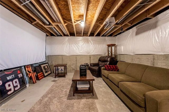 32834 Rebecca Lane, Avon Lake, OH 44012
