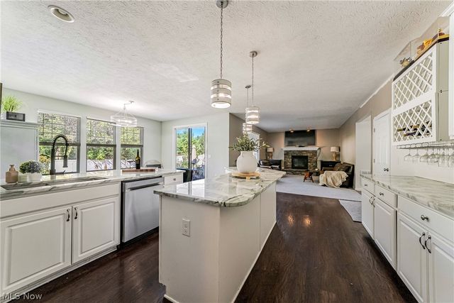 32834 Rebecca Lane, Avon Lake, OH 44012