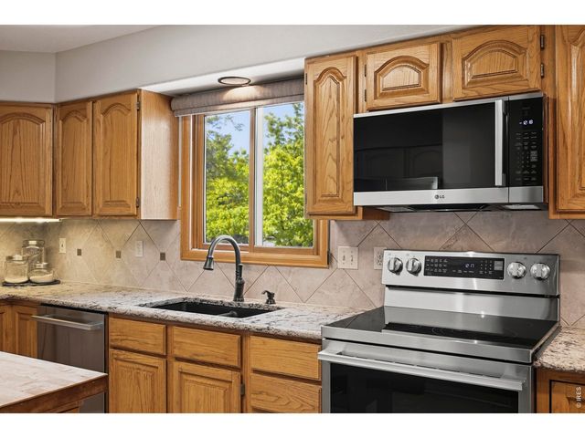 2591 Amber Dr, Loveland, CO 80537