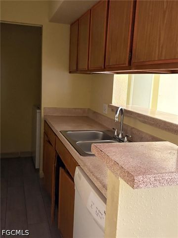 2865 Winkler AVE 411, Fort Myers, FL 33916