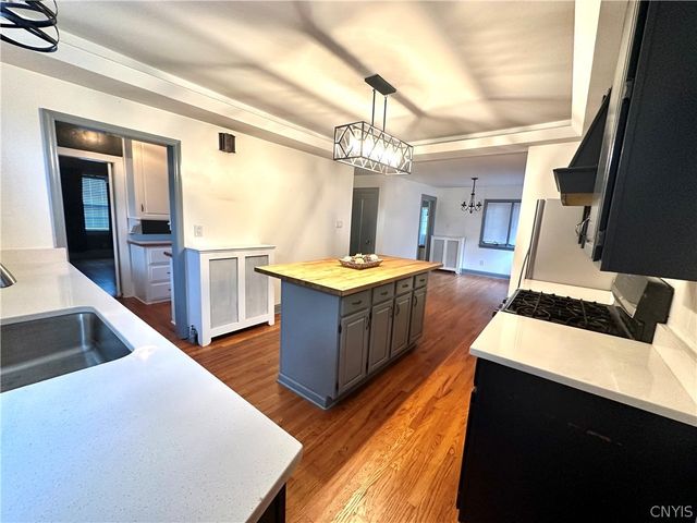 702 Parkway East, Utica, NY 13501