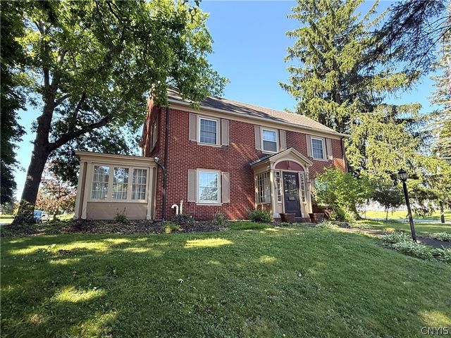 702 Parkway East, Utica, NY 13501