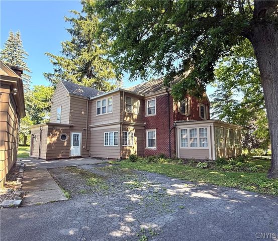 702 Parkway East, Utica, NY 13501