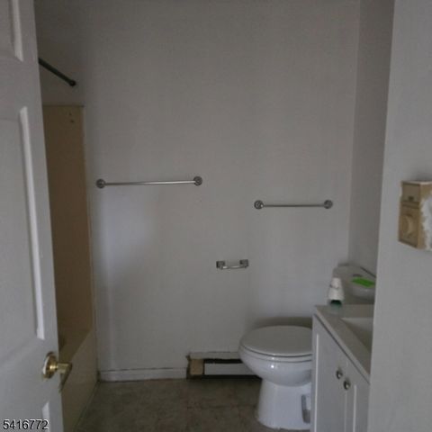 107 Chatfield Dr, Pequannock Twp., NJ 07444