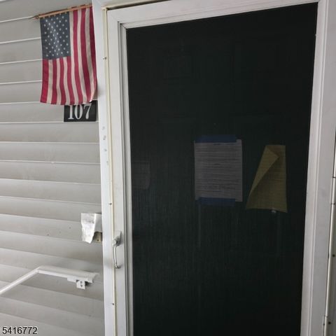 107 Chatfield Dr, Pequannock Twp., NJ 07444