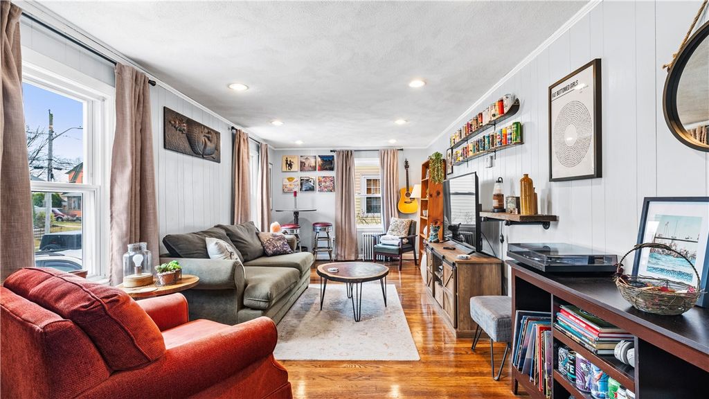 103 Oakland Avenue, Cranston, RI 02910