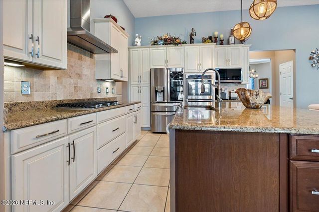 401 BRAMBLY VINE Drive, St. Johns, FL 32259