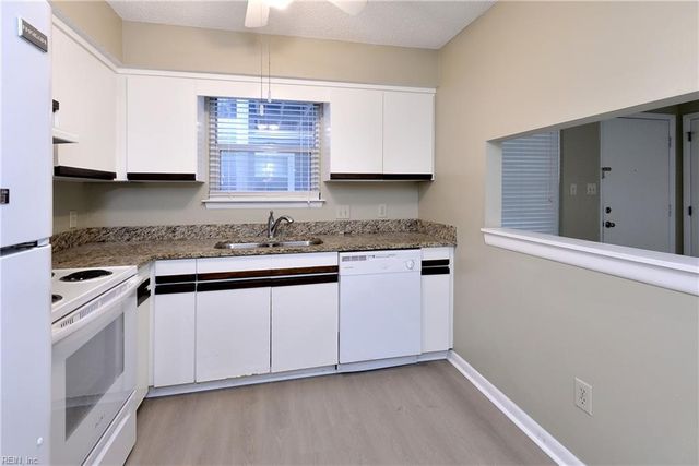 12757 Saint James Pl Apt F, Newport News, VA 23602