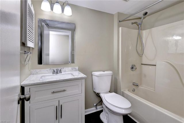 12757 Saint James Pl Apt F, Newport News, VA 23602